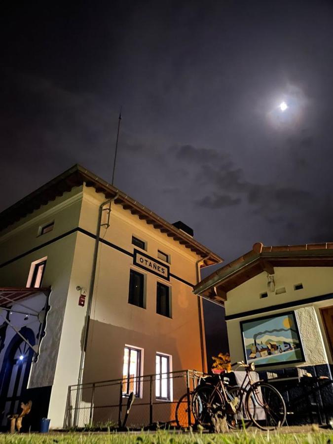 Castro Urdiales - La Vieja Estacion - Cerca De Bilbao Guest House Екстериор снимка