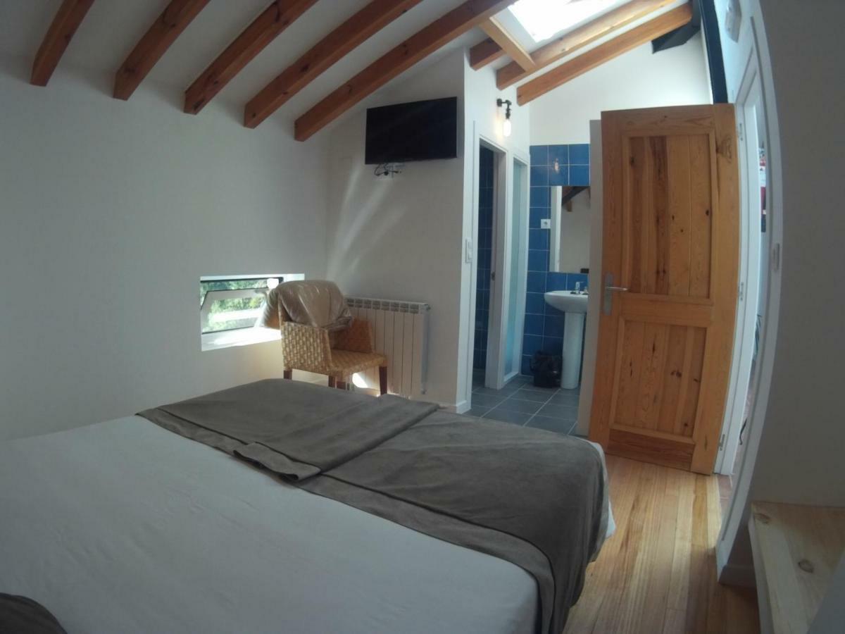Castro Urdiales - La Vieja Estacion - Cerca De Bilbao Guest House Екстериор снимка