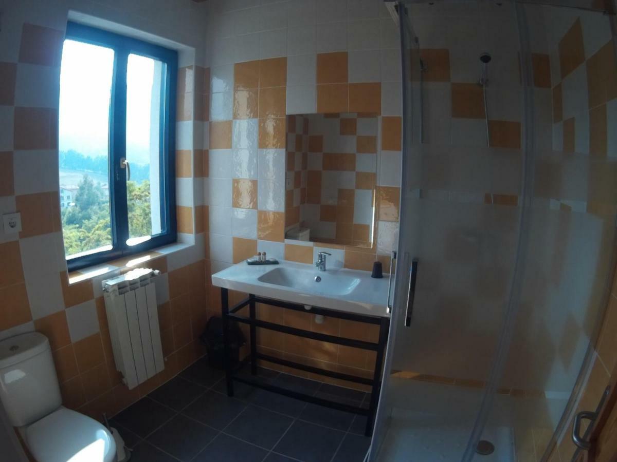 Castro Urdiales - La Vieja Estacion - Cerca De Bilbao Guest House Екстериор снимка