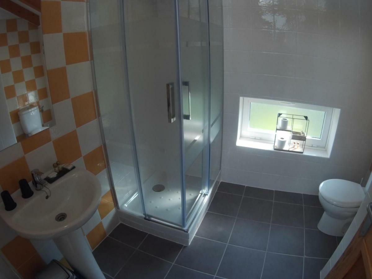 Castro Urdiales - La Vieja Estacion - Cerca De Bilbao Guest House Екстериор снимка