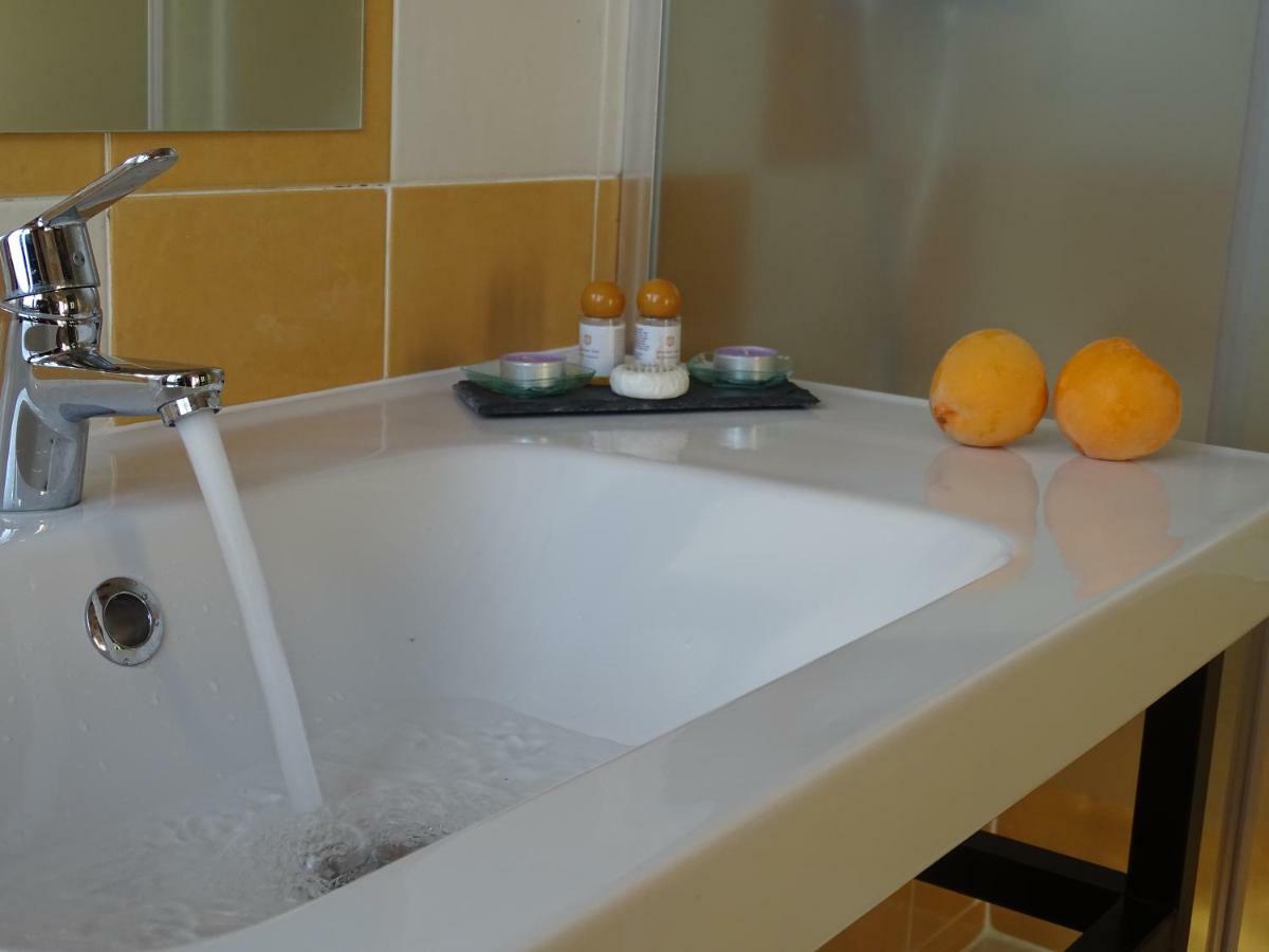Castro Urdiales - La Vieja Estacion - Cerca De Bilbao Guest House Екстериор снимка